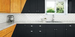 372012_1223_Black_SemiGloss_Kitchen_CabinetTransformations.jpg miniatura