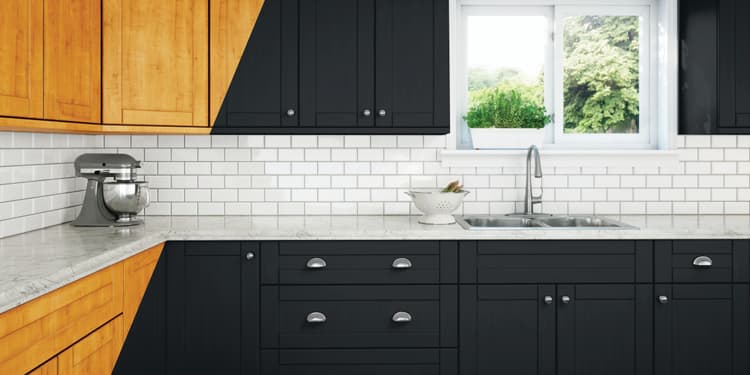 Imagen 372012_1223_Black_SemiGloss_Kitchen_CabinetTransformations.jpg