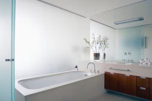 Cómo esmerilar tus vidrios con pintura en aerosol