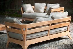 5ebd53811e6e0_varathanepoliuretanoexterior3.jpg miniatura