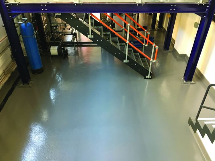 Imagen 5ebee1a50606c_3574889100basegrisnaval3.jpg