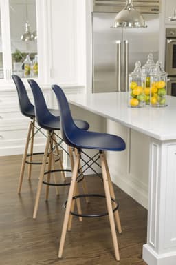 5ed3c9bfac408_300115spp02000216srtsatinclassicnavychairsafter4-2.jpg miniatura