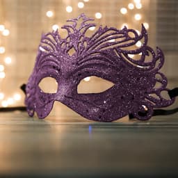 5ed3e6a7c3151_glitter-purpura-mascara.jpg miniatura