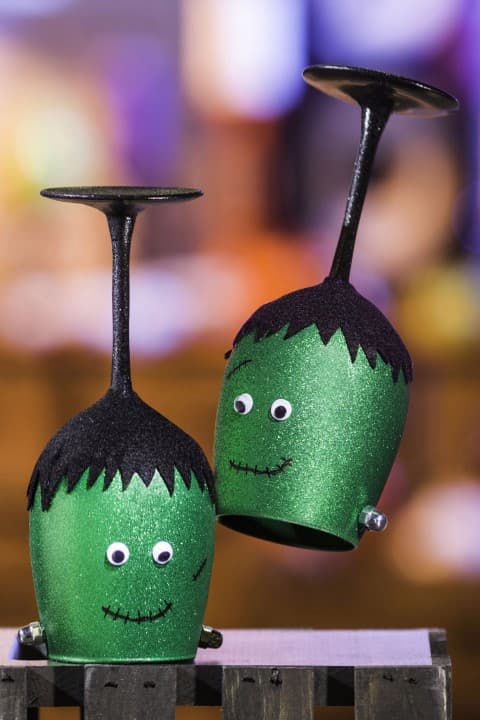 Imagen 5ed445e399822_img3293spp00620318spcwalmarthalloweenwineglassesglitterafter.jpg