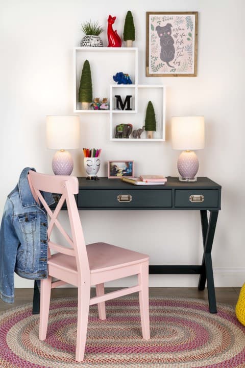 Imagen 5ed3c701b5746_0555wdc01091018ftrfurnituretransformationsofficedeskscenedarkgreenwpinkchair.jpg